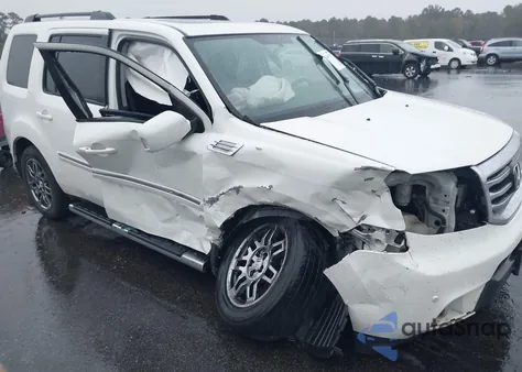 2015 Honda Pilot Touring z USA, uszkodzony, nr VIN 5FNYF4H99FB029826